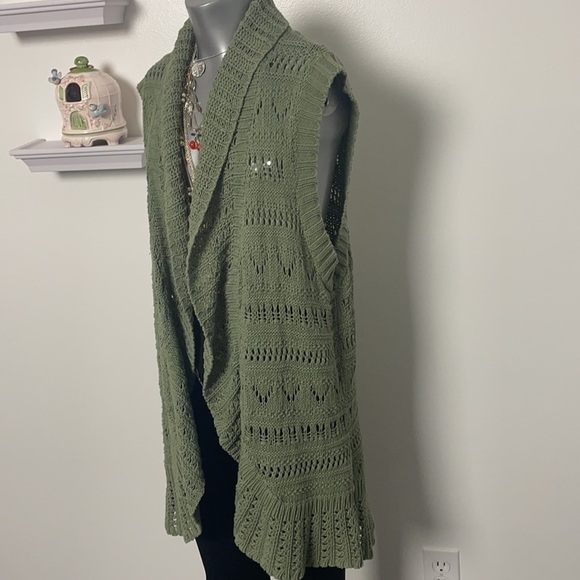 Vintage Crocheted Knitted Sage Green Sweater Vest by Sonoma Life + Style - Picture 2 of 16